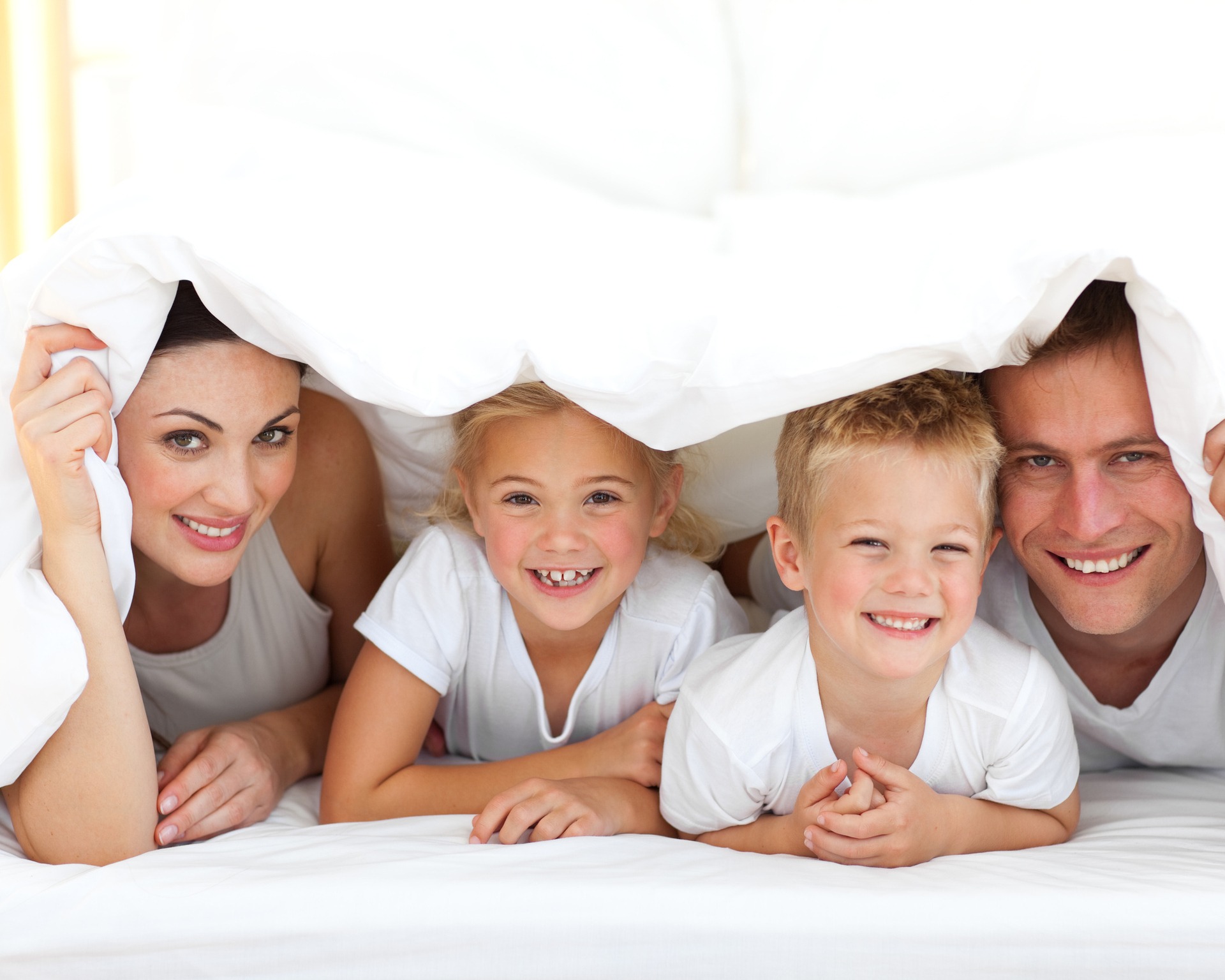 Ihr Familienurlaub in den relexa hotels Familie im Bett